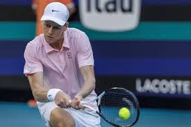 ANSA - Tennis: Sinner overcomes Michelsen test to reach Miami quarters