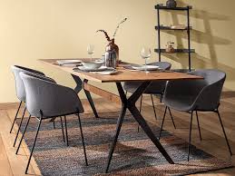 In painting your dining room you should consider the furnishings that you have, the things that make up the room because that will help guide you in terms of how you're going to paint the walls. Tips For Painting Your Dining Room Kave Home