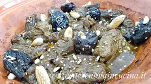 Maybe you would like to learn more about one of these? Tajine Di Manzo Con Prugne E Mandorle