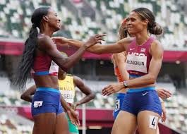 American sydney mclaughlin, the favorite to win it all, won gold in her first ever olympic finals, finishing in 51.46 to dethrone dalilah muhammad, who was the defending champion. Fhhaw Ai1wguwm