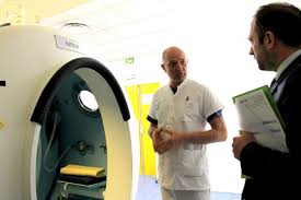 Un caisson de décompression pliable, facilement déployable et autonome. Je Vous Ai Deja Parle Du Caisson Hyperbare De Nice
