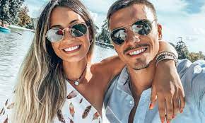 Stream tracks and playlists from patricia palhares on your desktop or mobile device. Palhinha Tem Razoes Para Festejar Para La Do Golo Que Fez Na Luz Maisfutebol