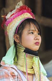 Wearing Rings To Have A Giraffe S Neck In Thailand Thailand Karen Long Neck Beautiful Girl Face Native People Tribal Fashion