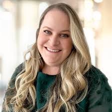 Robyn Rowley's Instagram, Twitter & Facebook