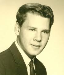 Howard Fraser's Instagram, Twitter & Facebook