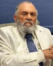 Meet 95 year-old, Dr. William Maxwell, Carver's 1947 valedictorian. Maxwell  was born in Center Point, Arkansas, grew up in Arizona, where he was also  Carver's student body president. He studied at Howard,