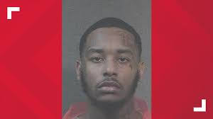 Deron Thomas's Instagram, Twitter & Facebook