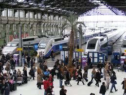 Sélection, top 250, test, reportage, photo, menu, vidéo, débat, avis, réservation, classement par envies. Grosse Halle Des Pariser Bahnhofs Gare De Lyon Aufgenommen Von Treppenabsatz Des Beruhmten Restaurant Aus Der Zeit Der Belle Epoque Dem Le Train Bahnbilder De