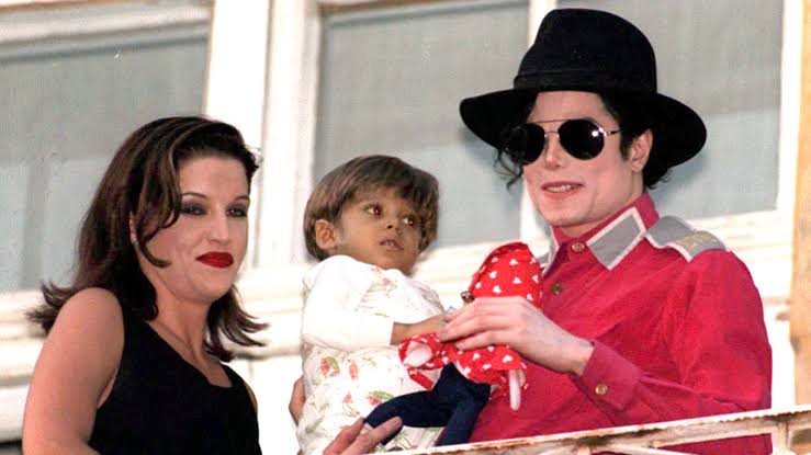 Michael Jackson y Lisa Marie Presley, íntimos: la historia de amor  “inverosímil” que shockeó al mundo y duró apenas 20 meses - Infobae