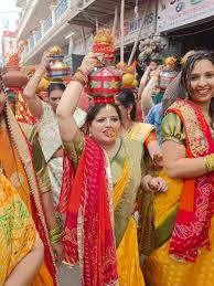 1008 महिलाओं द्वारा एक साथ सिर पर कलश उठा कर यात्रा में शामिल होने से भव्य  दृश्य का प्रभाव उत्पन्न हुआ - buzzingchandigarh
