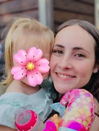 Hi, my name is Yehju Lee! I'm 18 years old and currently a student at  Pasadena City College. I graduated from South Pasadena High School around  June of 2022. I am looking