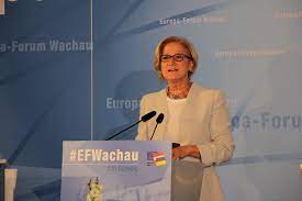 Erwin pröll hat angekündigt sich zum ende. Johanna Mikl Leitner Wikipedia