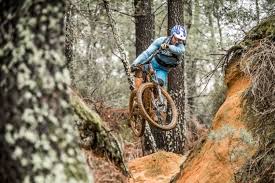Video Der Woche Sightseeing Mal Anders Stars Geben Dem Canyon Spectral On Die Sporen Emtb News De Mountainbike Star Wars Videos