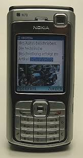 Ele conta com uma tela de 4 polegadas e resolução de 854 x 480 pixels. Nokia N70 Wikipedia A Enciclopedia Livre