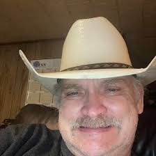 Lee Nowakowski's Instagram, Twitter & Facebook