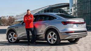 The cars come with a choice of two battery sizes, three power. Audi E Tron Sportback 55 Quattro Der Setzt Allem Die Krone Auf Autobild De