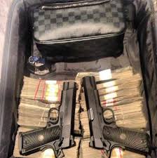 Security footage shows the moment 'el chapo' guzmán's son was kidnapped at gunpoint. El Chapo Guzman S Sons Have No Problem Bragging About Their Lifestyle Others