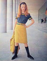 Born 29 september 1950) is an italian singer, actress and tv host. Loretta Goggi Come Era Come E Attrici Cantanti
