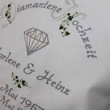 Ich finde du hast recht, 30 euro pro familie ist nicht sehr viel aber man darf bestimmt etwas mehr geben. Diamantene Hochzeit Luxuskissen 40 X 40 Cm Diamantene Hochzeit Diamanten Hochzeit
