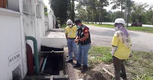 Malaysia, selangor state, serendah, bandar bukit beruntung. Kilang Sarung Tangan Lepas Sisa Ke Longkang