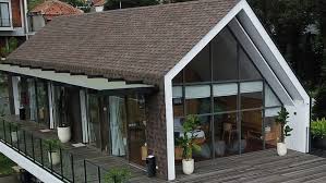 Kolonel matsuri kampung kramat no.1, lembang, bandung. Manakala Villa Villa