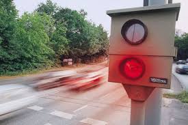 Wurde man innerhalb seines eigenen heimatlichen landkreises geblitzt, so kann es vorkommen, dass der bescheid schon in der nächsten woche im briefkasten angekommen ist. Geblitzt Bussgeldbescheid Ausfullhilfe Anhorungsbogen Autobild De