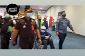 Hendra subrata yang saat ini berada di singapura dengan menggunakan paspor atas nama endang rifai akan segera dideportasi dan dieksekusi, kata leonard, melalui keterangan tertulis, kamis (24/6/2021). 5 Exacumngpvm