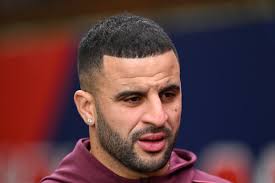 Video: Kyle Walker embarrasses himself in build-up to Arsenal goal