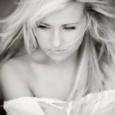 Erika Tromposch (@11vegasgirl)