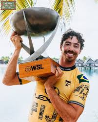 Conheça o paranaense Yago Dora, campeão mundial de surfe do WSL | Rede globo