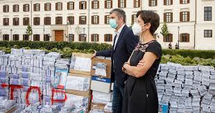 See more of hadházy ákos on facebook. 260 Ezer Ember Mondott Nemet Orban Hazudozasara Ez A Lenyeg