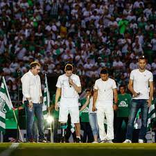 Chapecoense läuft zum ersten mal nach dem tragischen flugzeugabsturz im november 2016 auf. Flugzeugabsturz Tod Von 71 Menschen Des Vereins Chapecoense Stern De