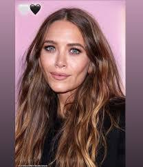 Melissa Bostwick's Instagram, Twitter & Facebook