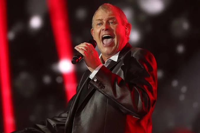 John Farnham's health update leaves fans devastated after singer skips tribute concert - Yahoo Lifestyle Australia