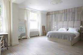 Se amate un ambiente rustico, potete utilizzare delle assi di legno da fissare l'una con l'altra. Decorare La Parete Dietro Al Letto Ecco 20 Idee Creative A Cui Ispirarsi Design Della Camera Da Letto Idee Muro Camera Da Letto Camera Contemporanea