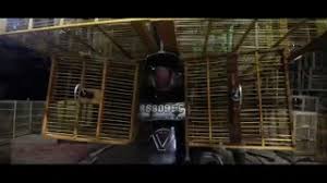 Kemudian bambu dipotong, dirapikan, dibilah, dan diraut sehingga bagus siap dijadikan bahan kerajinan. Dunia Hobi Mari Belajar Buat Sangkar Burung Dari Bambu Part 1 Youtube