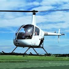 En 1986, hikaru sulu pilota un hélicoptère huey 204 pour transporter du plexiglass entre la firme plexicorp et le hms bounty. Initiation Au Pilotage D Helicoptere Pres De Paris Ile De France 75