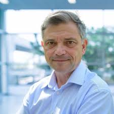 Why technical managers are stuck in detail