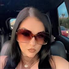 Enero 16 “Clase de uñas Acrílicas “ Comenzando un AÑO con mucho amor ,  entusiasmo,interés y sobre todo con muchos conocimientos , VEN ! Participa  y forma parte de nuestra academia 🌴TAMPA