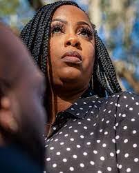 Denise Armstead's Instagram, Twitter & Facebook