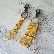 Epingle Par Dhouha Hamidi Sur Comunion Blanca Modeles De Macrame Porte Clef Tuto Macrame