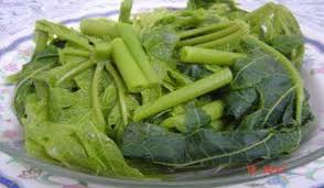 Pucuk betik atau daun muda selalunya direbus dan dijadikan ulam. Mungkinkah Jus Daun Betik Penawar Demam Denggi Pakdin My