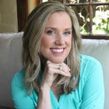 Elisa Holder's Instagram, Twitter & Facebook