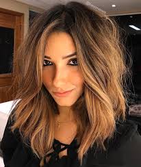 Hier eine übersicht mit den besten frisuren. Die 50 Besten Mittellangen Frisuren Fur Dickes Haar Im Jahr 2020 Damen Mode Ideen 2020