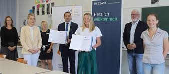 Mit iban generator für ein konto bei kr spk waiblingen. Gottlieb Daimler Realschule Schliesst Bildungspartnerschaft Mit Bw Bank Filiale Schorndorf Schorndorf Zeitungsverlag Waiblingen