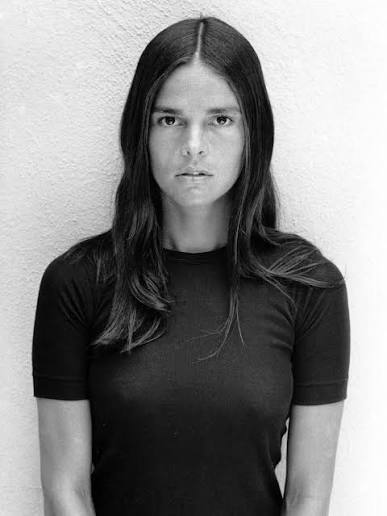Ali MacGraw ❤️ Vassar girl, Vogue alumna, accidental movie star. She walked into Hollywood like someone passing through on the way to somewhere better, made three or four films that lodged themselves
