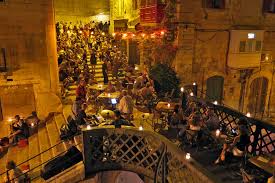 Bienvenue dans la boîte de nuit la plus huppée de l'île. Ou Sortir Le Soir A Malte Petit Guide Des Bars Et Des Boites De Nuit Decouvrir Malte