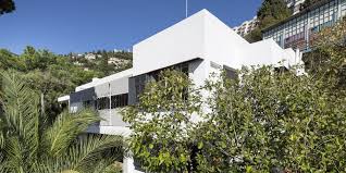 Cliquez sur une miniature pour voir la maison en grand. La Villa E 1027 D Eileen Gray Une Maison Moderne Et Iconique En Bord De Mer Marie Claire