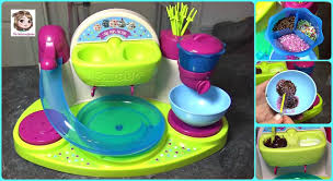 „im internet gibt es jede menge rezepte und videos, so schindlegger. Cake Pops Factory Wir Verschonern Kleine Kuchen Am Stiel Kinderkuche Smoby Toys Youtube