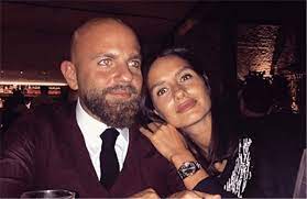 Güncel ve son dakika tuncay özilhan gelişmeleri hürriyet tuncay özilhan sayfasında. Doktor Ela Roluyle Unlenen Yasemin Ozilhan In Esiyle Tanisma Hikayesi Yeniden Gundem Oldu Haberler